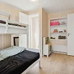 Semesterbostad Renovated Near And Forest *