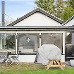 Renovated Near And Forest Semesterbostad Græsted